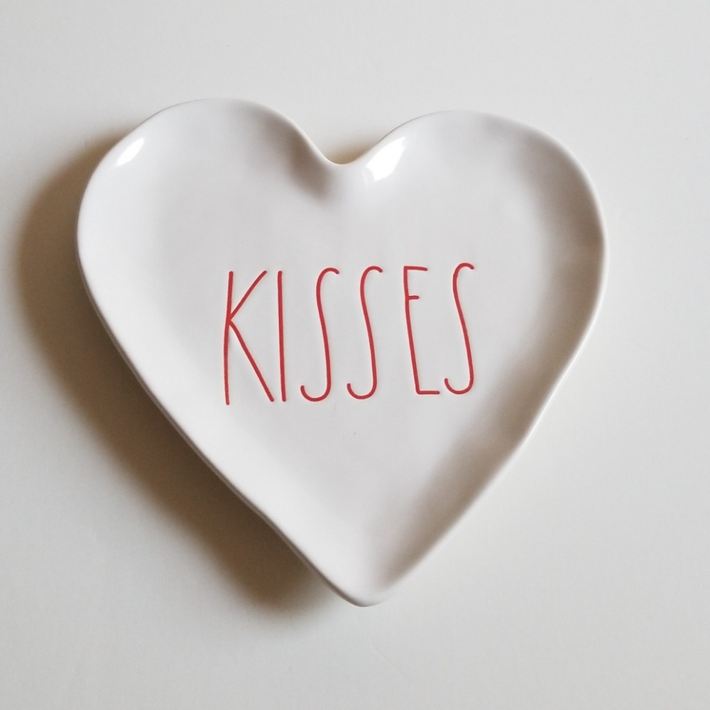 Brand new Rae Dunn a "KISSES" heart shaped plate
